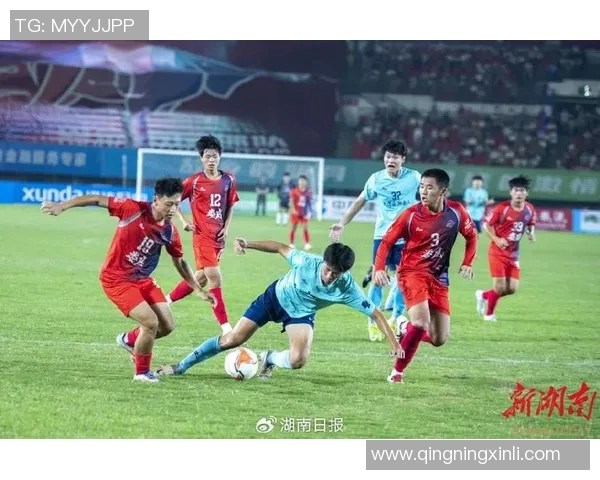 新年喜庆氛围下球星齐聚绿茵赛场点燃足球激情壁纸