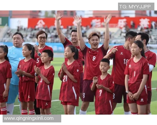 以足球球星定妆照展现绿茵激情与时尚魅力的独特融合 以足球球星定妆照展现绿茵激情与时尚魅力的独特融合